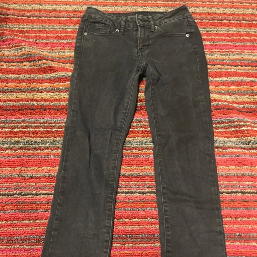 Black capris jeans